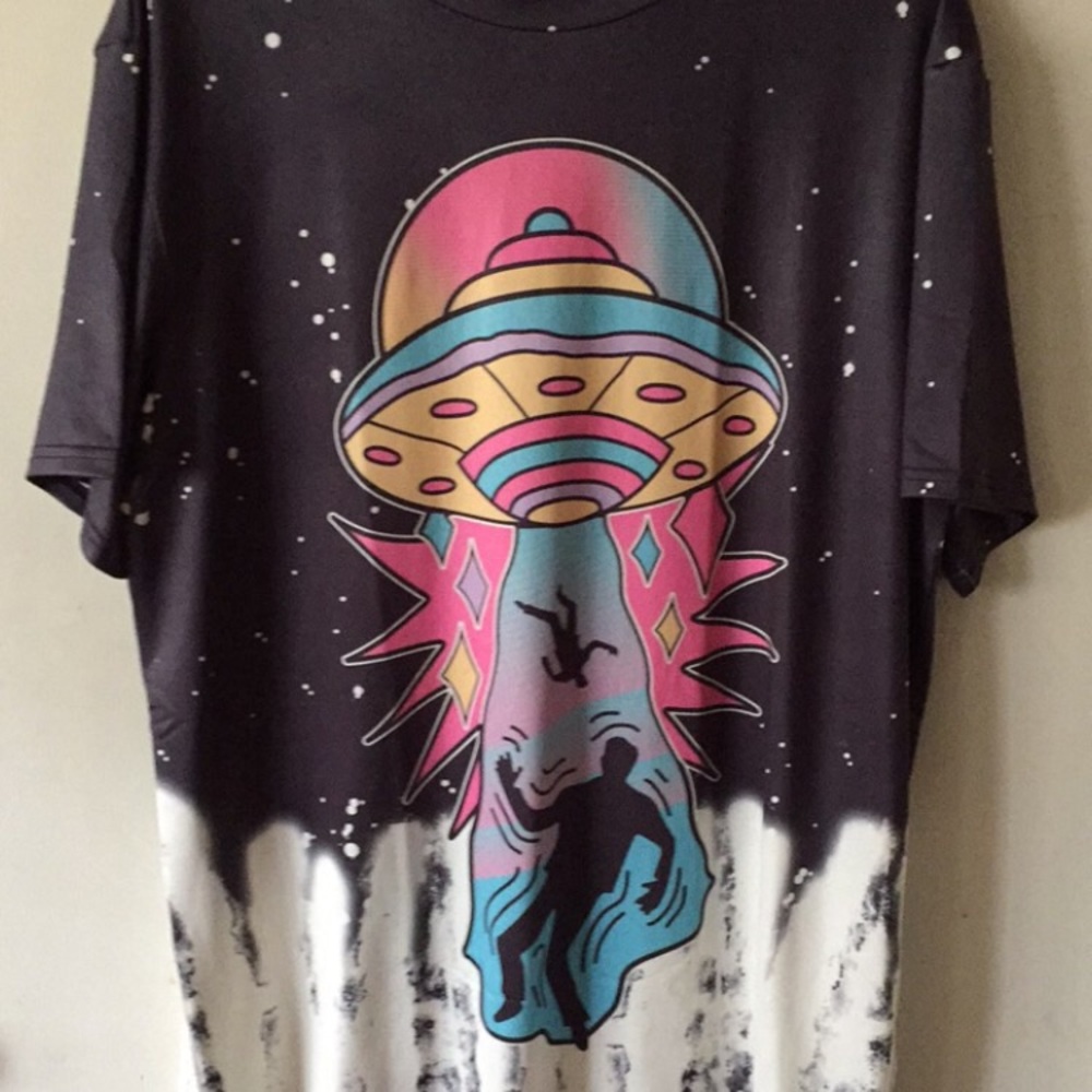 Teen Hearts alien abduction t-shirt